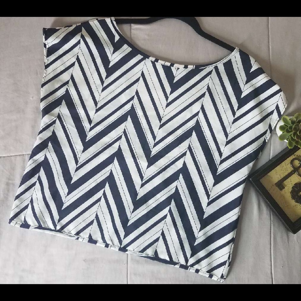 FINAL TOUCH BLUE AND WHITE TOP SIZE M - Picture 2 of 7